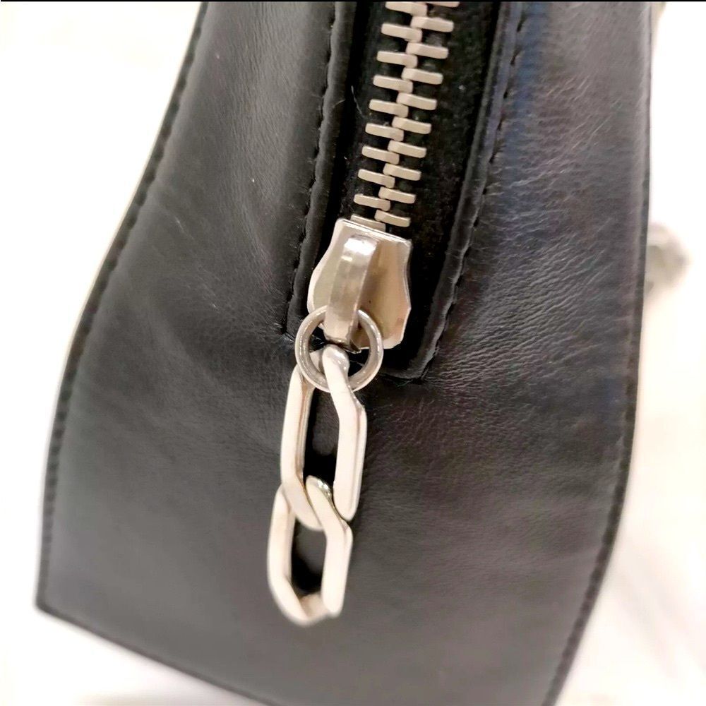 Chanel Vtg Black Vertical Quilted Leather Mademoiselle Ligne Camera Shoulder Bag - Picture 12 of 16